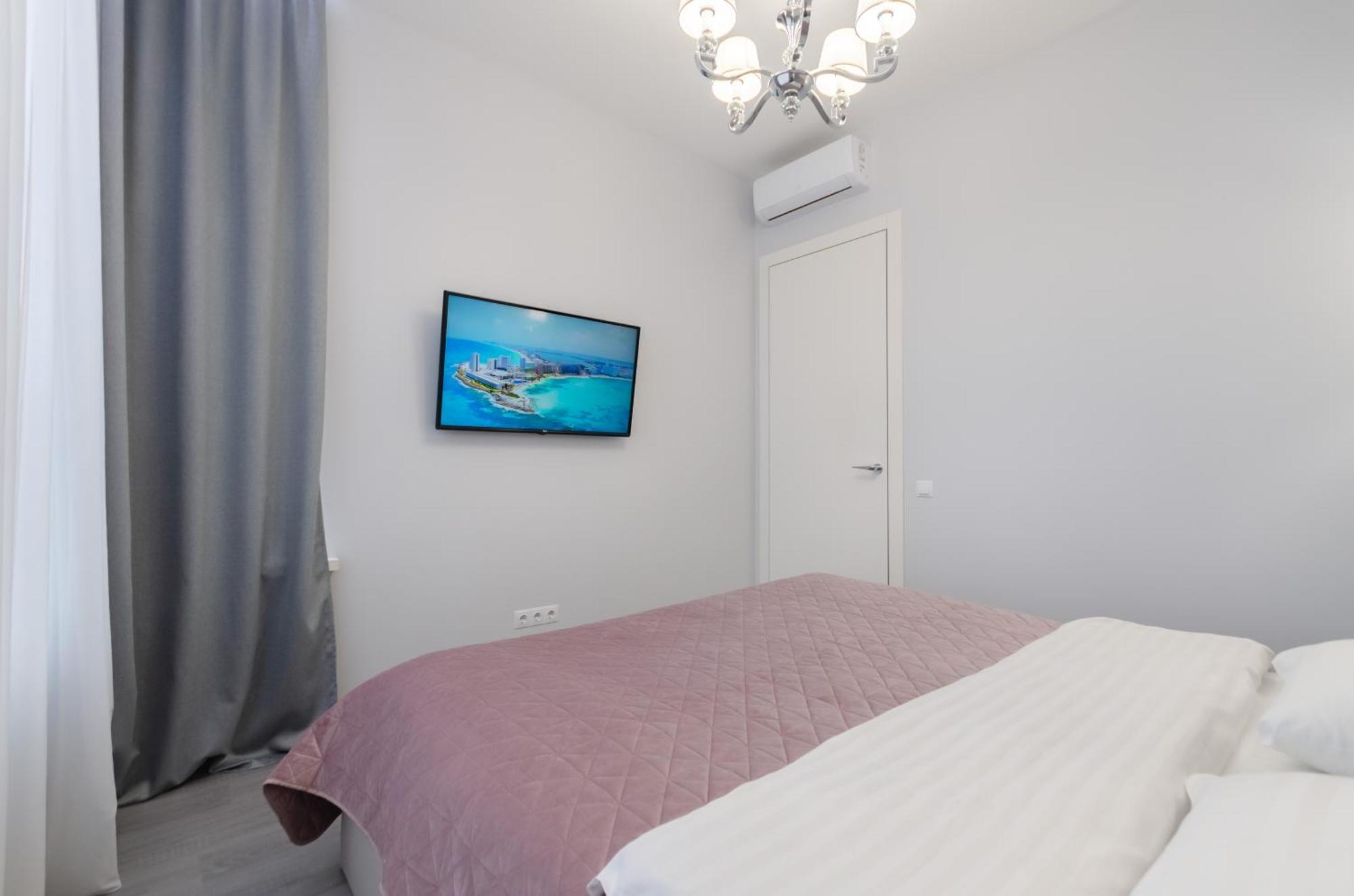 Petrovdom 408-467-471-277-377 In Central Park Cozy Apartments Киев Экстерьер фото